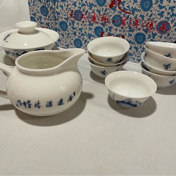 Chinese porcelain cobalt blue floral camellia gaiwan tea set of 12 - Picture 16 of 16